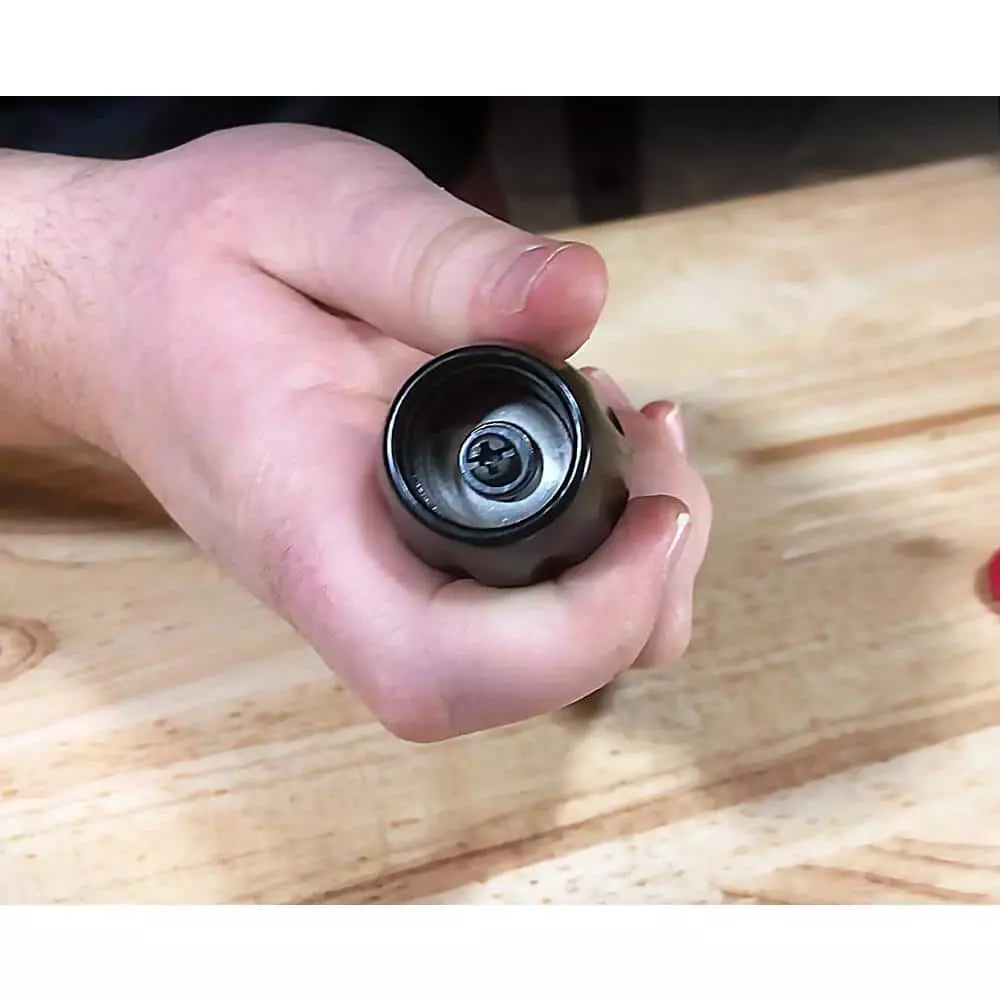 Husky 2-1/8 in. Quick-Release Tube Cutter 6 Husky 2-1/8 in. Quick-Release Tube Cutter - Image 4