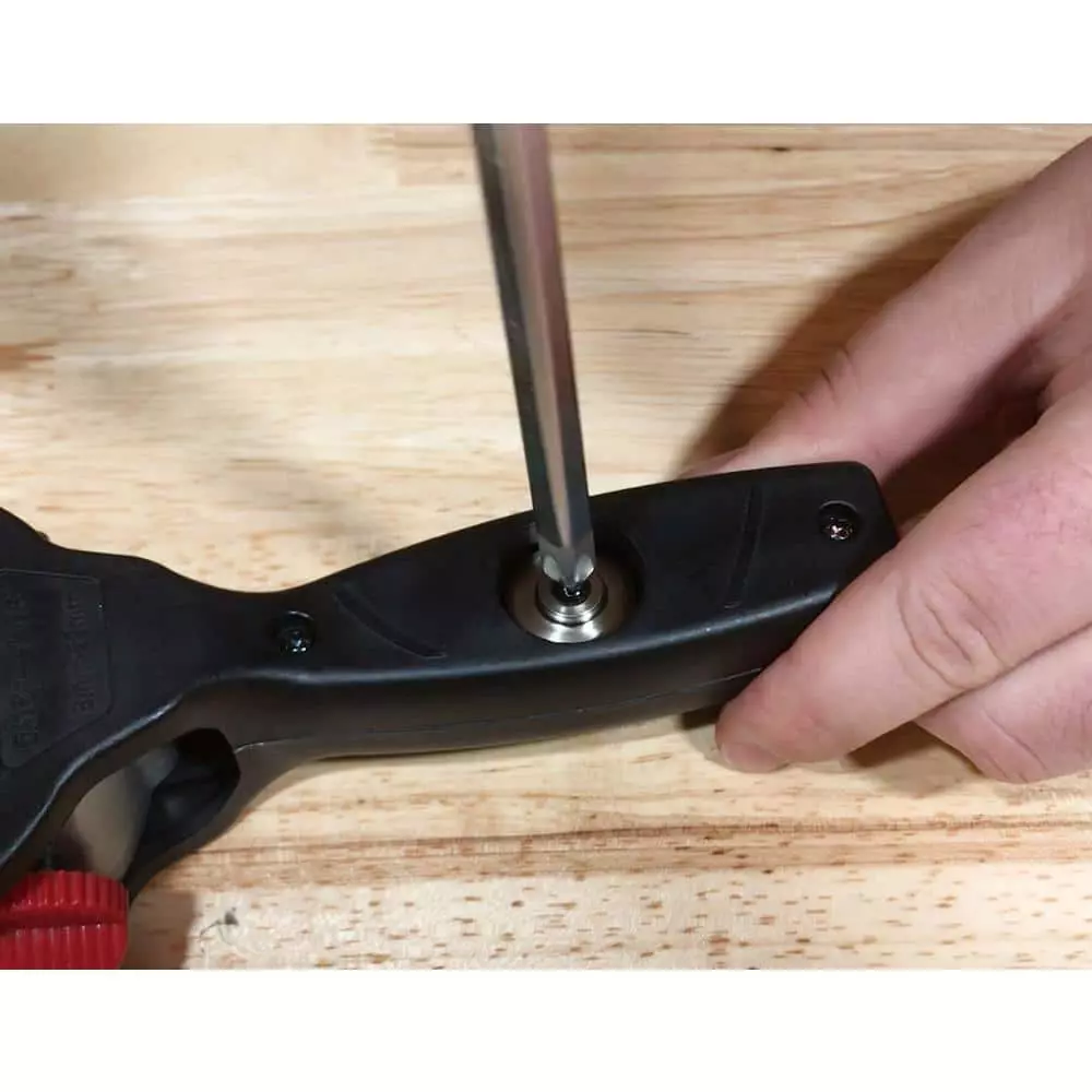 Husky 1-1/8 in. Ratcheting Tube Cutter 5 Husky 1-1/8 in. Ratcheting Tube Cutter - Image 3