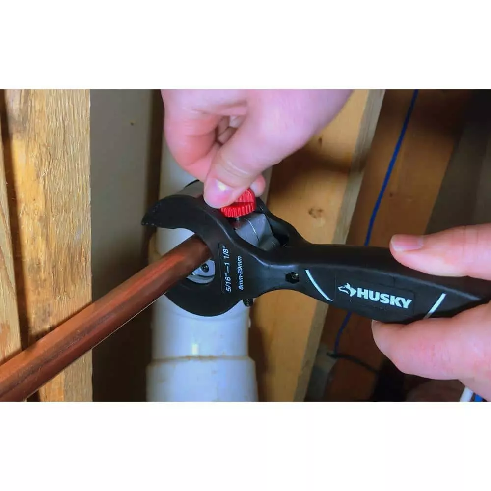 Husky 1-1/8 in. Ratcheting Tube Cutter 4 Husky 1-1/8 in. Ratcheting Tube Cutter - Image 2