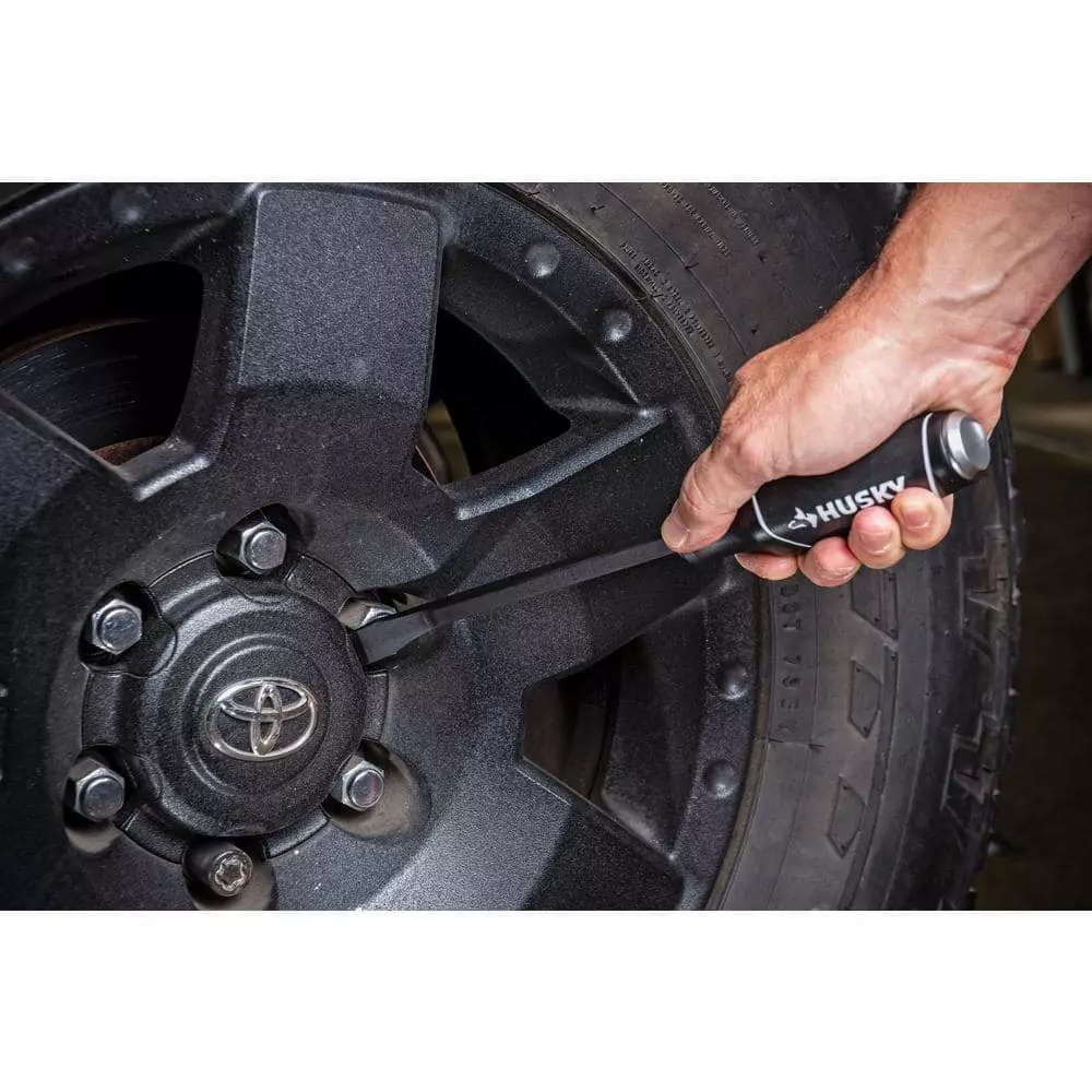 Husky Pry Bar Set (3-Piece) 8 Husky Pry Bar Set (3-Piece) - Image 6